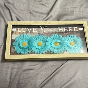 Wall decor brand new no breaks